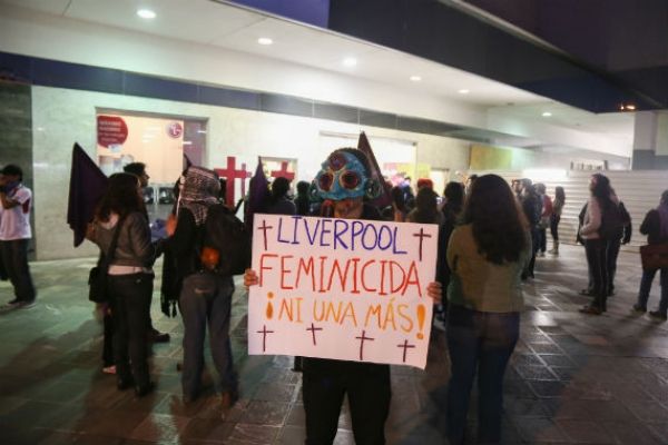 Crímenes y accidentes tienen trato “especial” en Liverpool, Oxxo, Coppel y Soriana