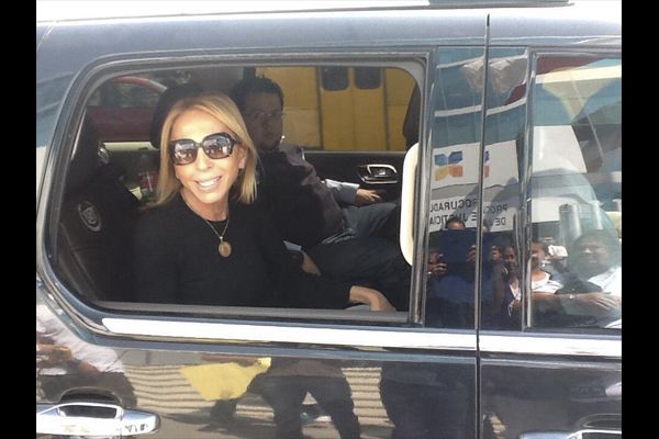 Laura Bozzo hace talk show en Puebla con el caso de Karla ...