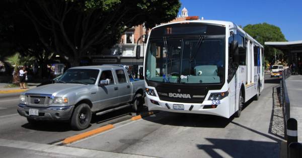 En Vivo Unidades Del Transporte Público Dejan De Circular Por El Bulevar 5 De Mayo Simt 0245