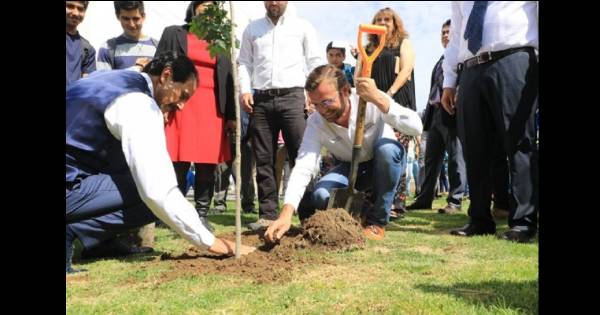 Gobierno de Puebla contribuye al cuidado del medio ambiente plantando